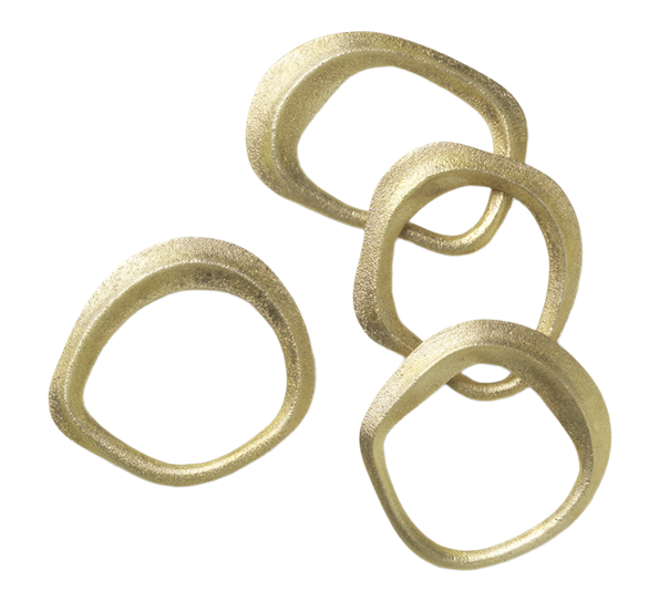 Flow serviettring 4 pk messing fra Ferm Living