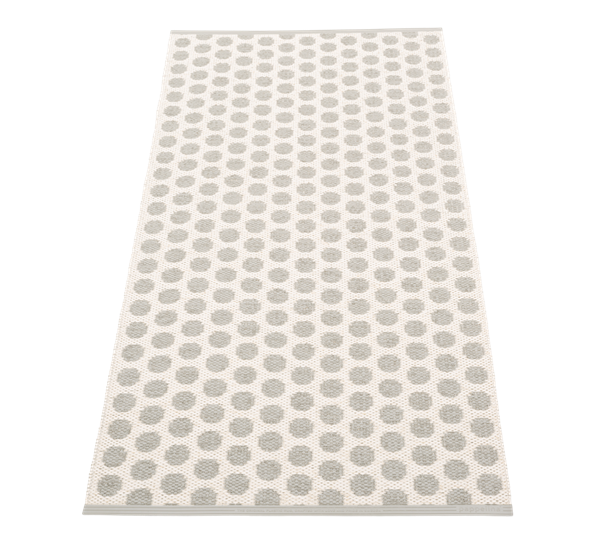 Noa matte warm grey 70x150 cm fra Pappelina