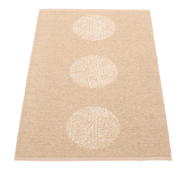 VERA 2.0 matte beige metallic 70x120 cm fra Pappelina