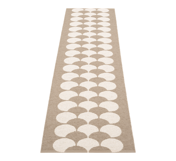 Poppy matte potato vanilje 70x250 cm fra Pappelina