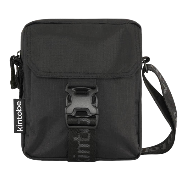 <p>Nico crossbody bag 17x20x4 cm jet black fra Kintobe</p>