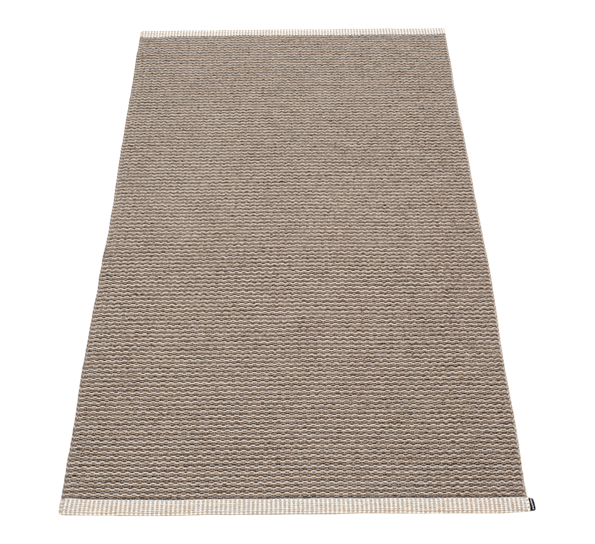 Mono matte dark mud 85x160 cm fra Pappelina