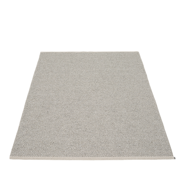 Svea matte warm grey granit metallic 140x220 cm Pappelina