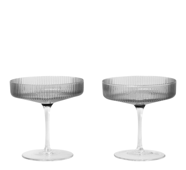 Ripple smoke champagneglass coupe 2-pk fra Ferm Living