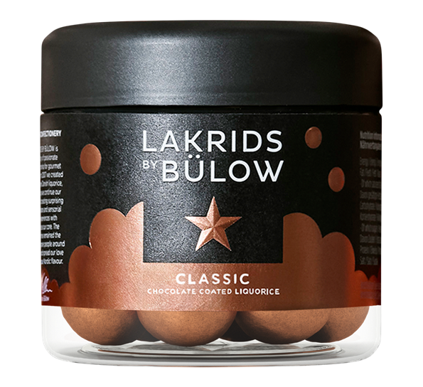 <p>WE Classic lakris liten Caramel 115g fra Lakrids By Johan Bülow</p>
