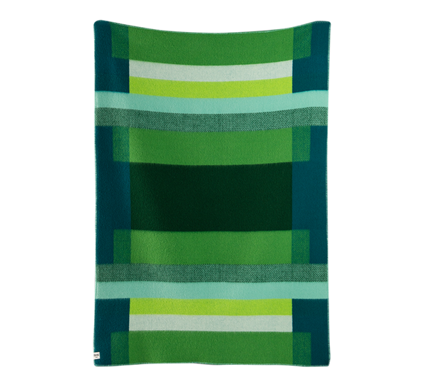 <p>Mikkel pledd grønt 135x200 cm fra Røros Tweed</p>
