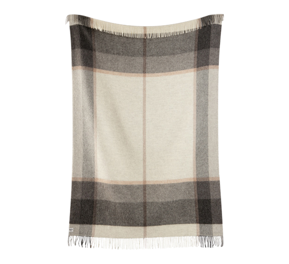 Myrull pledd lys grå fra Røros Tweed