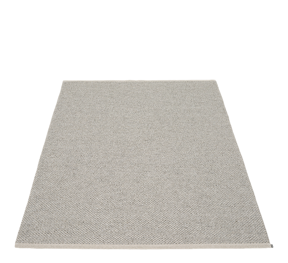 Svea matte warm grey granit metallic 140x220 cm Pappelina