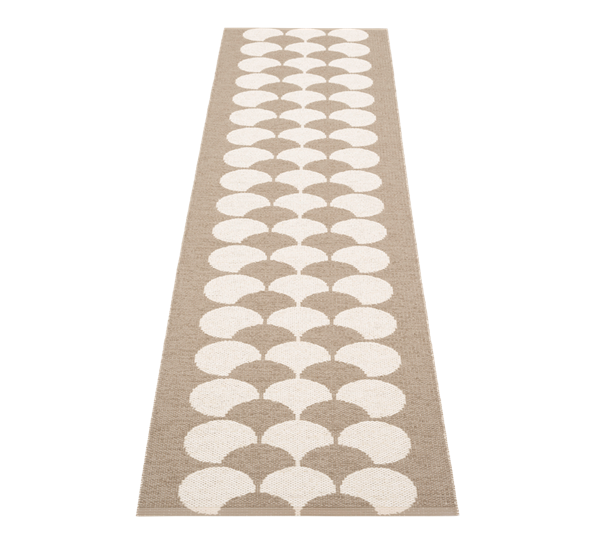 Poppy matte potato vanilje 70x250 cm fra Pappelina