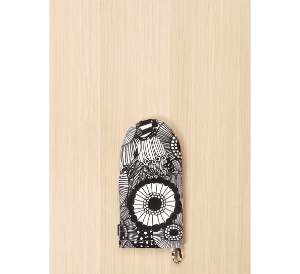 Siirtolapuutarha grytevott hvit sort fra Marimekko