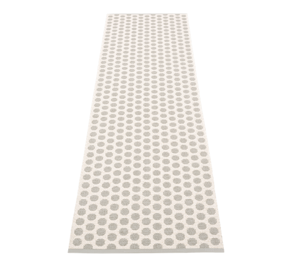 Noa matte warm grey 70x250 cm fra Pappelina