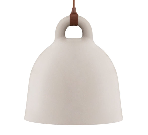 Bell lampe medium sand fra Normann Copenhagen
