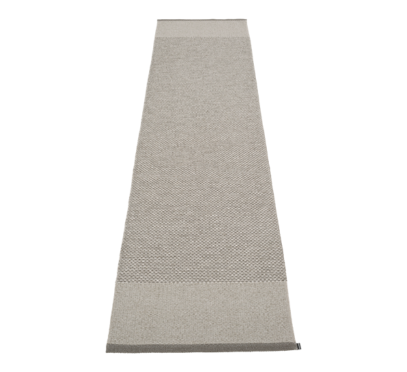 Edit matte charcoal warm grey stone metallic 70x300 cm fra Pappelina