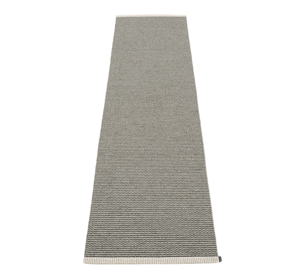 Mono matte charcoal 60x250 cm fra Pappelina