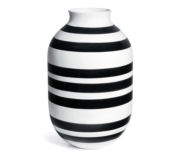 Omaggio vase mega sort 50 cm fra Kähler