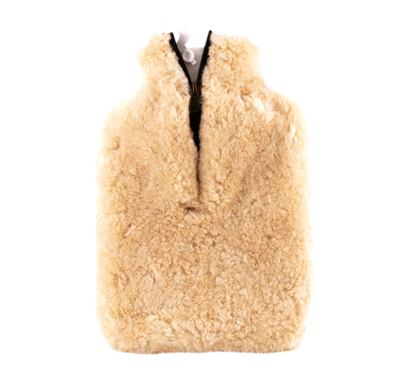 <p>Kerri Cozy varmeflasketrekk 23x35 cm chestnut Shepherd of Sweden</p>