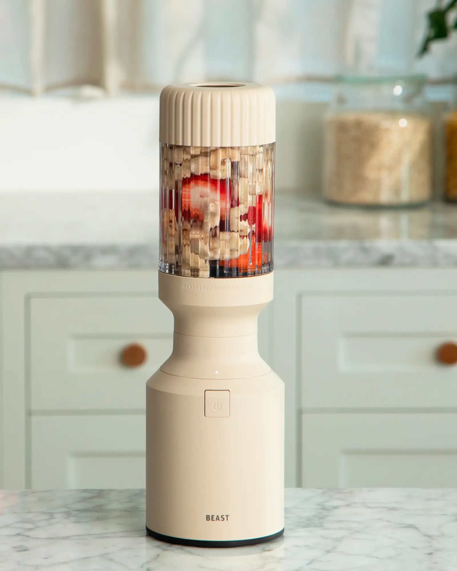 Kjøkkenutstyr-tilbud-designforevig-nettbutikk-hexclad-assistent-le-creuset-beast-blender5.jpg