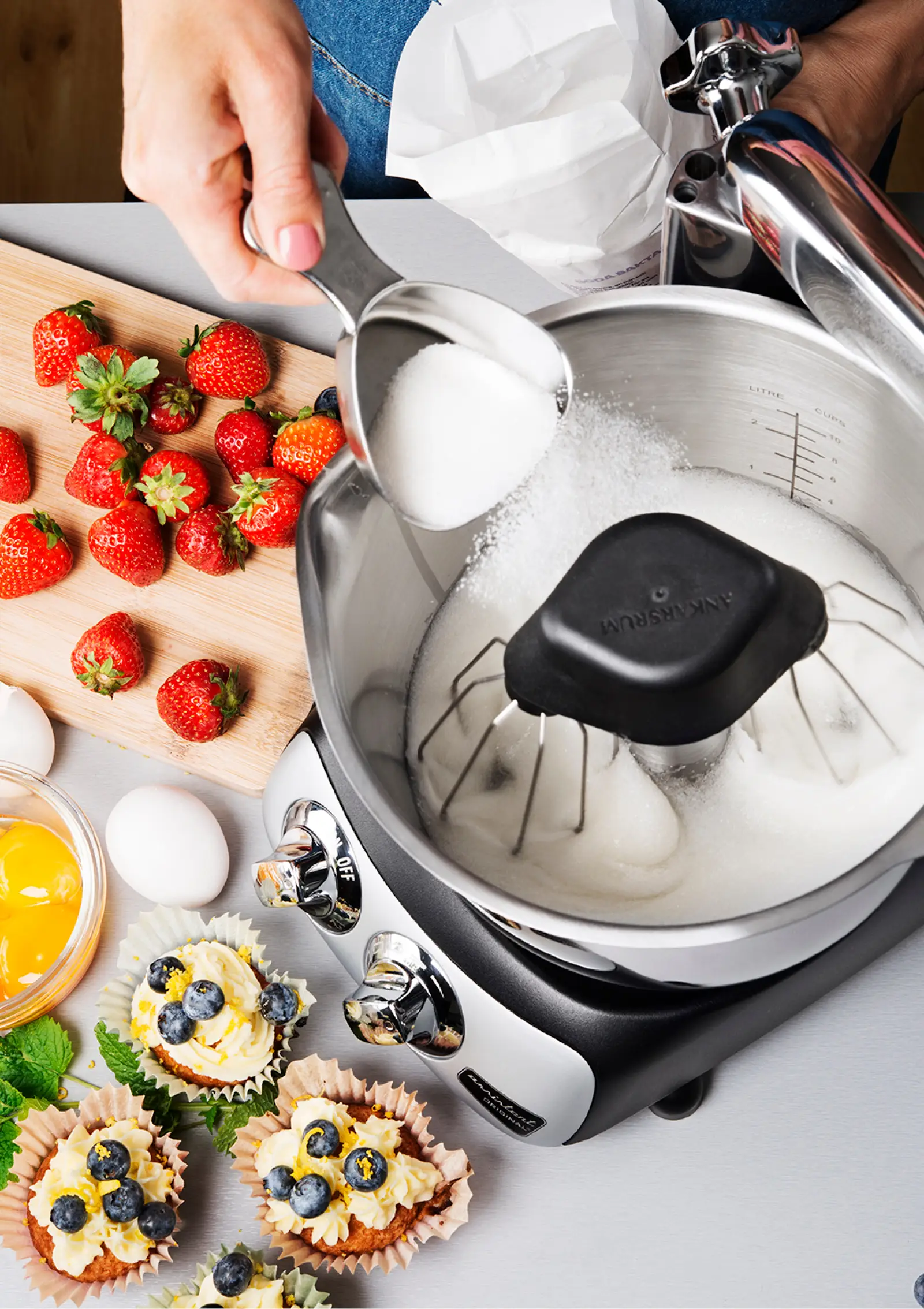 Kjøkkenutstyr-tilbud-designforevig-nettbutikk-hexclad-assistent-le-creuset-beast-blender7.jpg