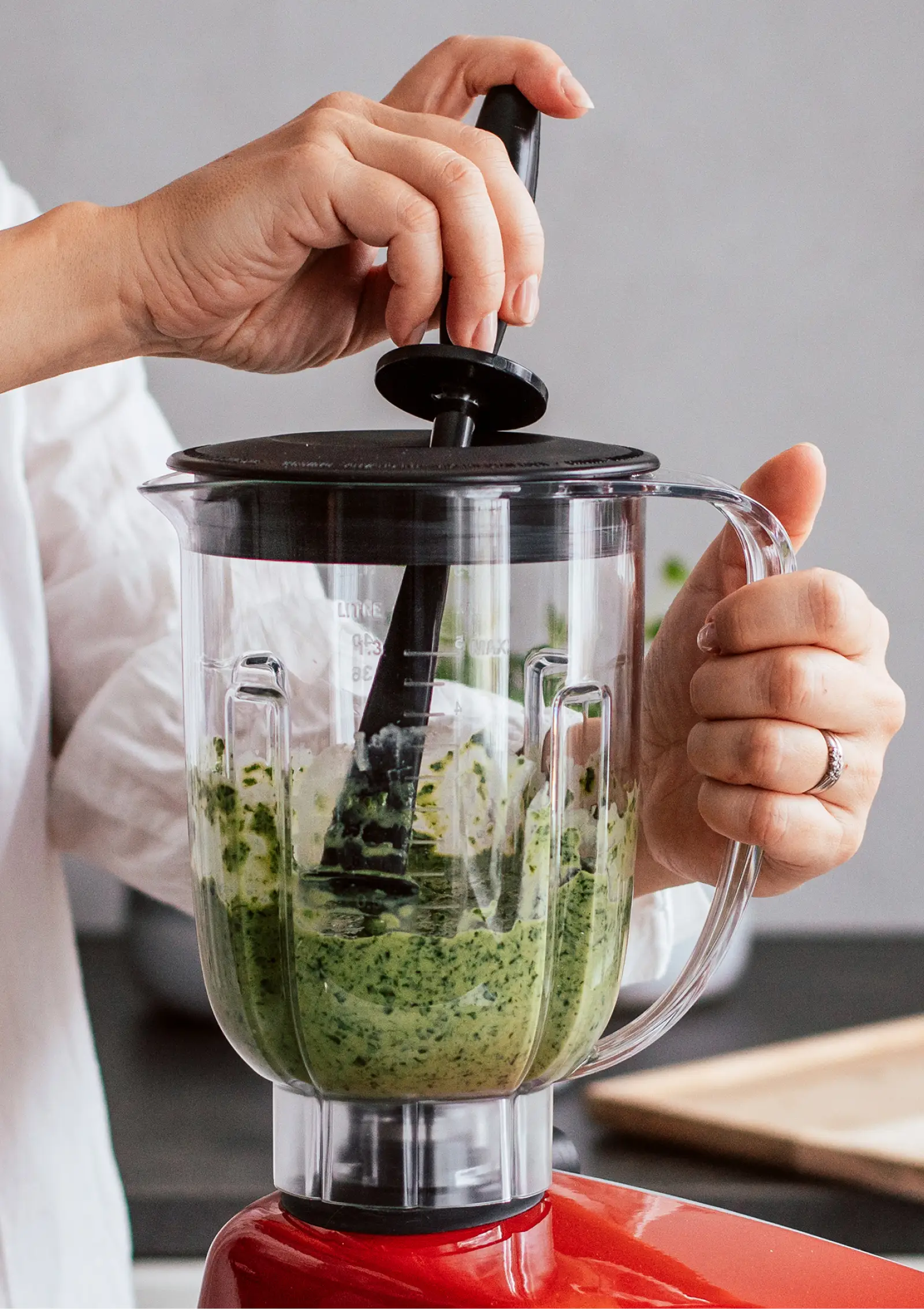 Kjøkkenutstyr-tilbud-designforevig-nettbutikk-hexclad-assistent-le-creuset-beast-blender9.jpg