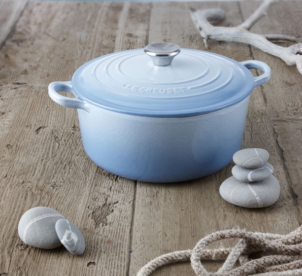 Jerngryte rund 4,2l 24cm coastal blue. fra Le Creuset