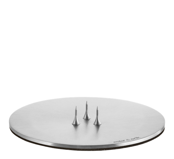 <p>Lysplate liten matt sølv 9cm Ester & Erik</p>