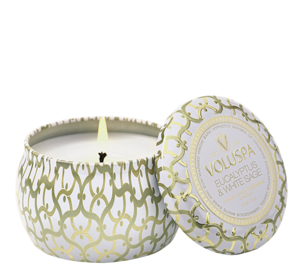 Duftlys 25t Eucalyptus & White Sage fra Voluspa