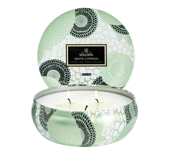 Duftlys 40t 3 veker White Cypress fra Voluspa