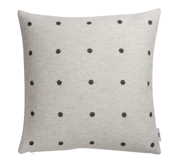 Pastille pute sort hvit 50x50 cm fra Røros Tweed