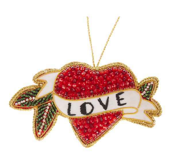 <p>Hjerte Love med broderinger 7cm rød Tinker Tailor</p>
