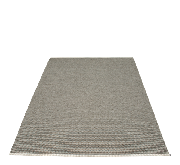 Mono matte charcoal 230x320 cm fra Pappelina