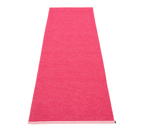 Mono matte cherry 70x200 cm fra Pappelina