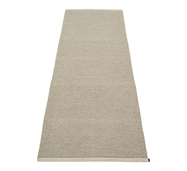 Mono matte mørk lin 85x260 cm fra Pappelina