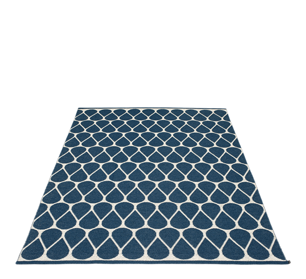 Otis matte ocean blue 180x275 cm fra Pappelina