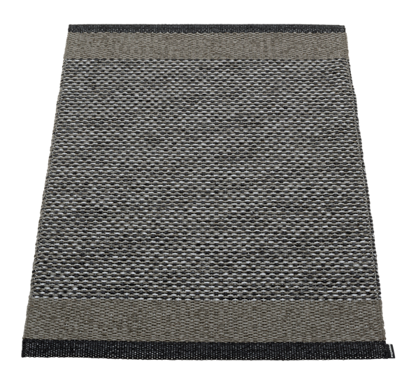 Edit matte charcoal warm grey stone metallic 230x320 cm fra Pappelina
