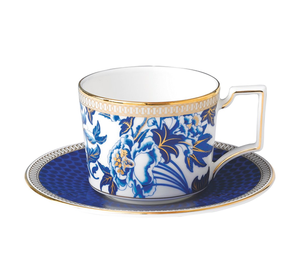 Hibiscus espressokopp med skål fra Wedgwood