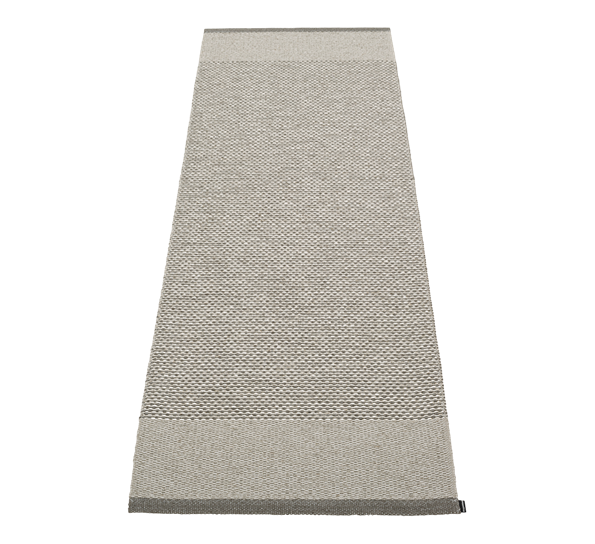 Edit matte charcoal warm grey stone metallic 85x260 cm fra Pappelina