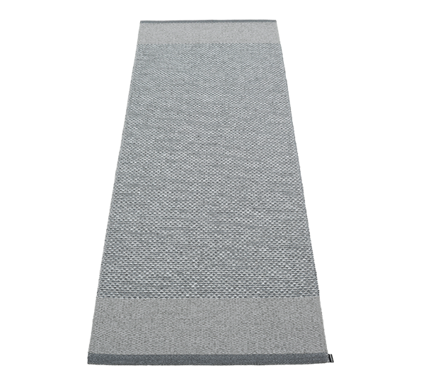 Edit matte granit grå metallic 85x260 cm fra Pappelina