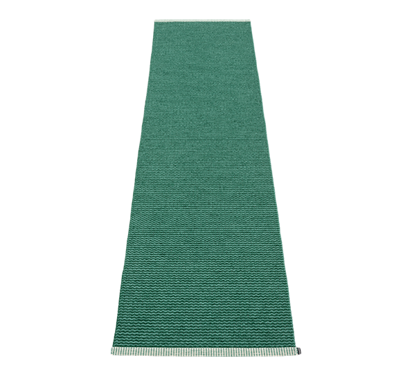 Mono matte mørkegrønn 70x300 cm fra Pappelina