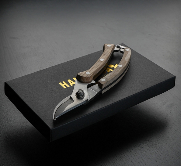 <p>Secateur beskjæringssaks treskaft rustfritt stål Hanataba</p>