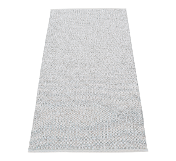 Svea matte grå metallic 60x150 cm fra Pappelina