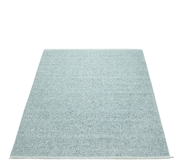 Svea matte azurblå metallic 140x220 cm fra Pappelina