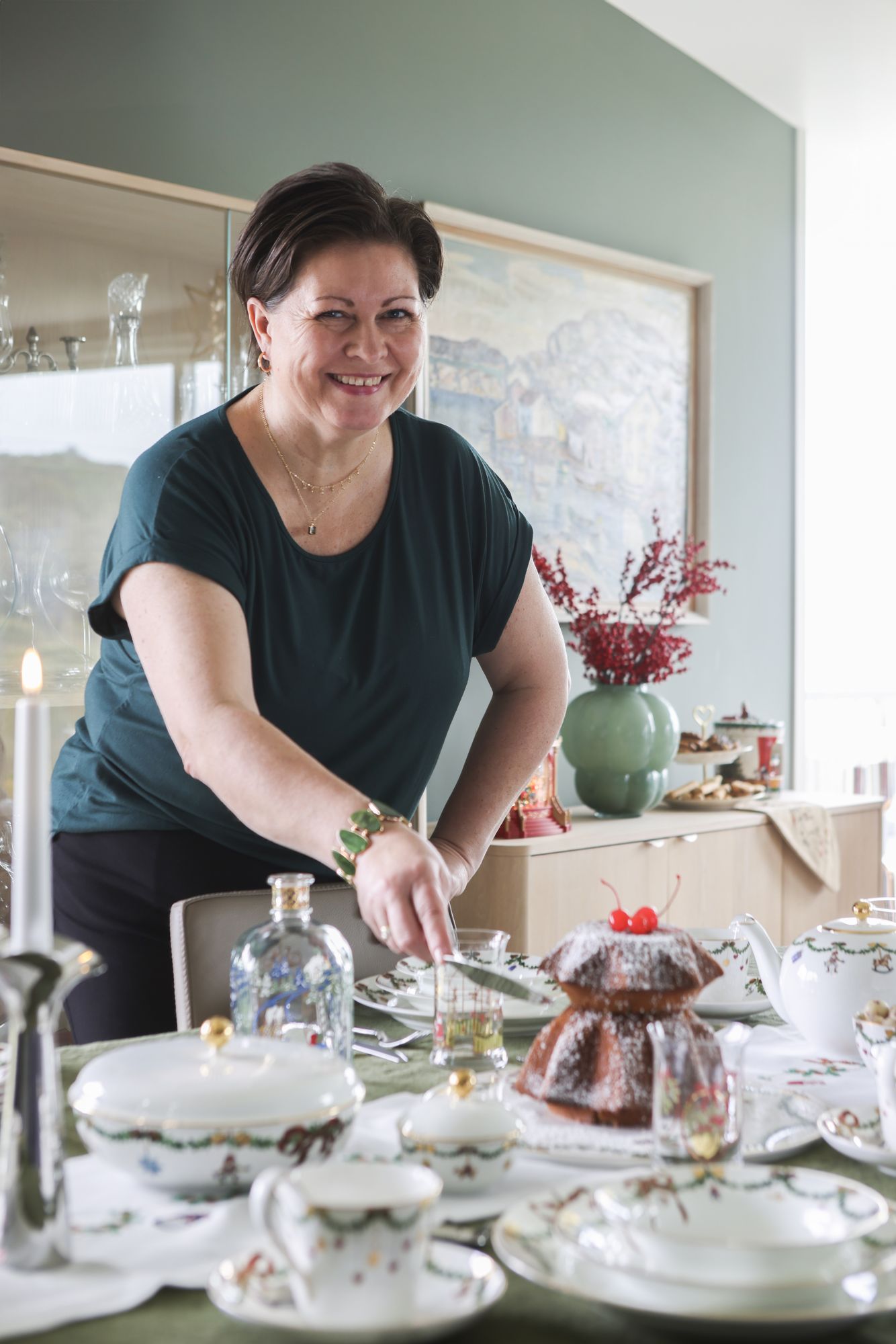 Mai Brit dekker julebordet hjemme i Stavanger
