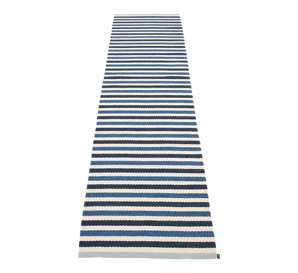 Teo matte denim 70x300 cm fra Pappelina