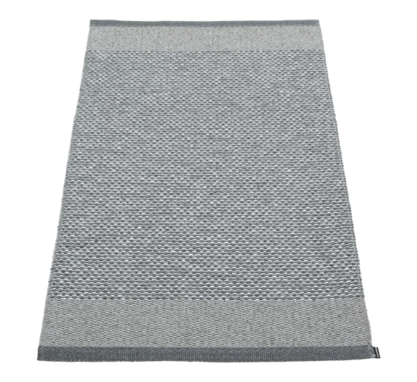 Edit matte granit grå metallic 70x120 cm fra Pappelina