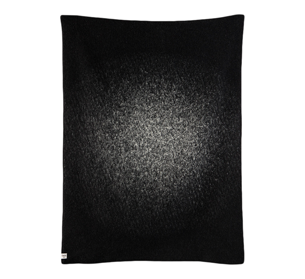 Color Noise pledd svart natur fra Røros Tweed