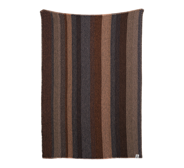 Fri halvpledd By the Fire 150x100 cm fra Røros Tweed