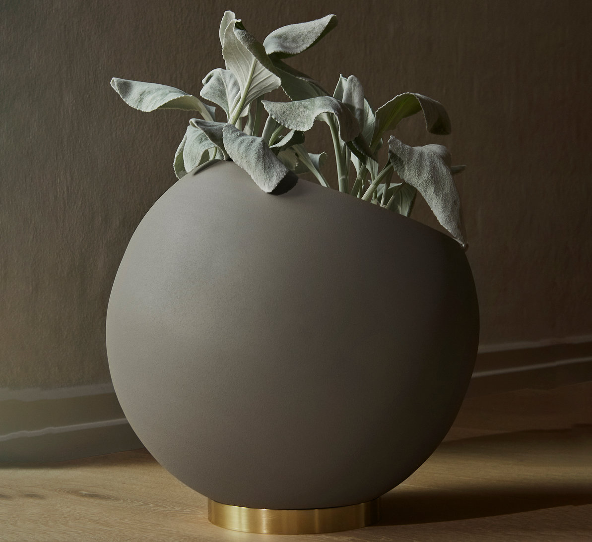 Globe blomsterpotte 17 cm taupe